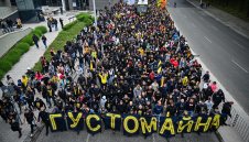 Жълто-черната класа не хваща ръжда