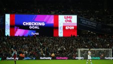 ВАР изстреля Кристъл Палас в Топ 4