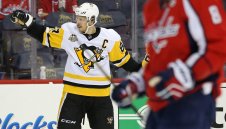 Започна шоуто Овечкин срещу Кросби