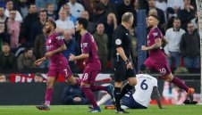 Сити удари Тотнъм на "Уембли" и почти спечели титлата