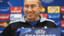 Мъри Стоилов се закани на Бенфика