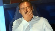 Мъри Стоилов пред завръщане в Левски, преговаря с Наско Сираков?