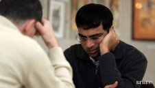 Отрязаха Ананд за отлагане на мача за титлата с Топалов