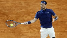 Избухлив италианец спира с тениса