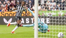 Нюкасъл смаза Тотнъм и излезе шести