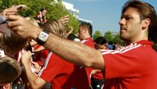 Напрежение в Байерн &ndash; ван Гаал прави чистка