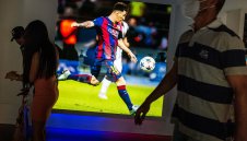 Гуардиола към Меси: Не напускай Барса!