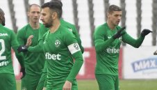 Професионалисти или предатели?