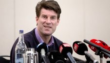 Шампион с Юве, Барса и Реал отсвири Катар