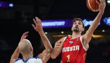 Русия излъга Гърция и стигна Топ 4 на Евробаскет