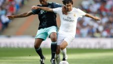 „Бернабеу” отново аплодира Раул