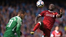 Радост на "Анфийлд": Мане тренира