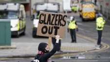 Феновете на Ман Юнайтед обясниха за ексцесиите от вчера 