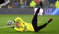 Барса иска да "върже" тер Стеген до 2025 година