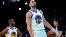 Голдън Стейт пак падна, може и да остане извън плейофите