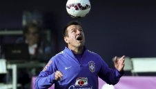 Дунга остава начело на Бразилия