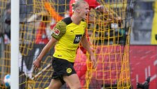 Звездата Холанд аут от Борусия Дортмунд