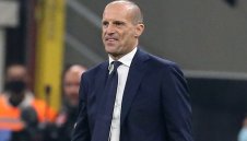 Критиките към Алегри започнаха: Има остарели методи, изостава от Пирло