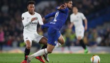 Лофтъс-Чийк извива ръцете на шефката Марина в Челси