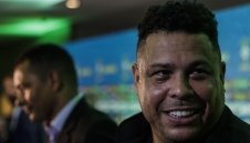 Обамеянг попивал от Феномена: Най-добрият дебелак!