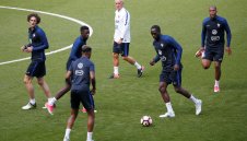 Дешан: Срещу Англия трябва да вдигнем нивото