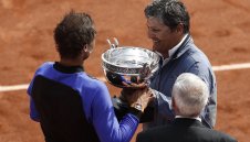 Чичото на Надал "удари" Джокович под пояса