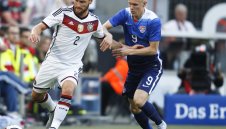 Реал Мадрид иска дуо "прилепи" за 100 млн. евро 