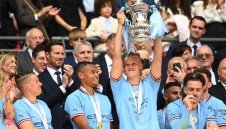 Ман Сити може да стане осмият отбор с историческо постижение