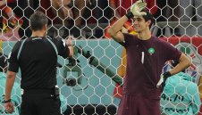 Боно разкри как се хващат дузпите на испанците