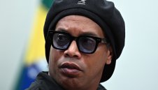 Роналдиньо отрича крипто измама 