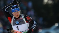 Нойнер триумфира в спринта и драстично увеличи шансовете си за световната купа