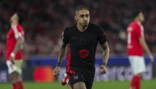 Рафиня засипа с похвали момчето със "златния крак"