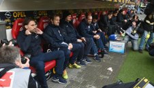 Треньорът на Неделев преподписа