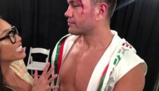 Кое утежнява положението на Кобрата при целувката?