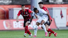 След куриозен гол и разгром: Локо Сф на Балъков разби Берое и оцеля в Първа лига