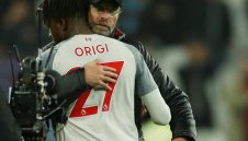 Клоп иска на всяка цена да подсили защитата си през лятото