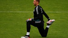 Нойер: Да спирам с футбола? Целя се в европейската титла