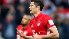 Юнайтед пробва Байерн с бомбастична оферта за Левандовски