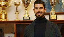 Бивш на Левски разпуска на плажа, не бърза да си търси нов отбор
