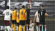 ФА потвърди червения картон на Давид Луис, но отмени този на Беднарек