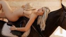 Яхна кон и забърка скандал! Уанда Нара отива в съда + СНИМКИ (18+)