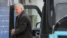 Атака срещу Наско Сираков: В Левски трябва да се козирува на т.нар. собственик