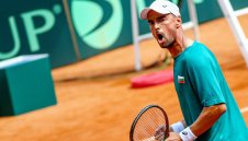 Жалко! Кузманов загуби на старта и Казахстан поведе с 1:0 за Купа Дейвис