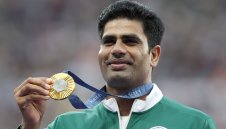 От кирпичена къща до златото в Париж! Аршад "взриви" Пакистан