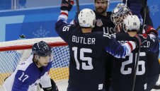 САЩ с първа победа по хокей в Пьончан