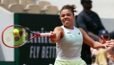 Паолини преодоля Рибакина