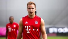 Гьотце щастлив, тича отново