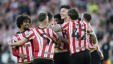 Остриетата ще пътуват до "Уембли" след нова класика