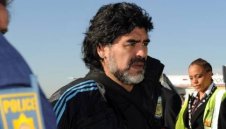 Марадона не е наясно със стартовия състав