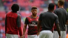 Челси е все по-близо до Окслейд-Чембърейн